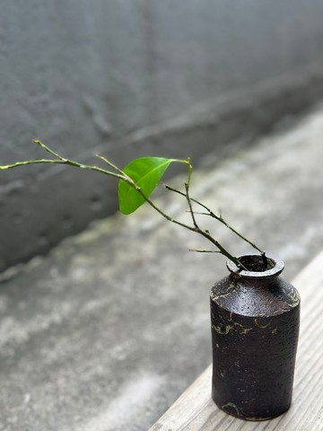 手工捏製陶瓶花器