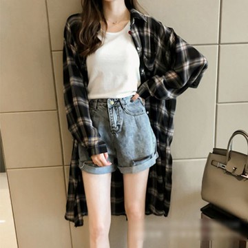 M-4XL韓版大碼女裝男友風百搭寬鬆長版格紋襯衫 顯瘦空調衫 遮陽薄外套-凱西娃娃