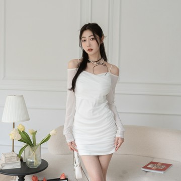 現貨~約會Day網紗拼接側抓皺細肩一字領胸墊短洋裝【JN300112】DesireShop