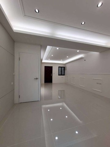 萬華區德昌街翻新透天，邊間有天然氣，萬大線興建中｜台北市萬華區德昌街