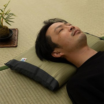 日本 IKEHIKO池彥 藺草寬版枕頭Otoko 專利纖維