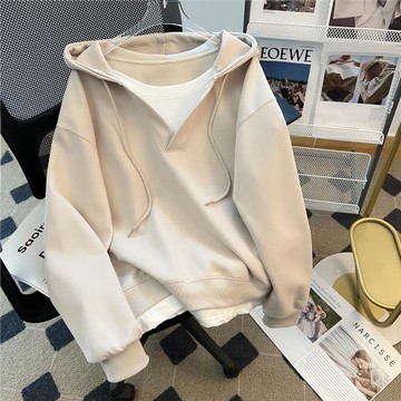 美式慵懶卡其色假兩件短款v領衛衣女春秋2025新款爆款小個子連帽