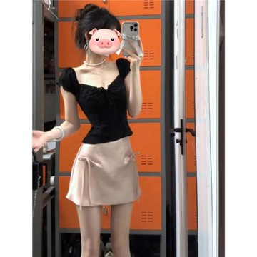 今年流行漂亮套裝裙黑色v領上衣粉色蝴蝶結半裙氣質穿搭一整套夏