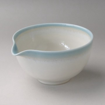 現貨 【美濃燒】日本製 涼風片口抹茶碗｜職人手作陶器茶碗 抹茶碗 抹茶拿鐵杯 茶道用品  手感窯燒陶器 茶杯 日本進口