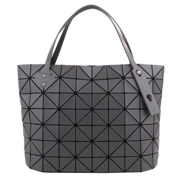 ISSEY MIYAKE 三宅一生 BAOBAO 搖滾幾何方格7x10 皮質拉鍊托特包(霧面木炭灰)