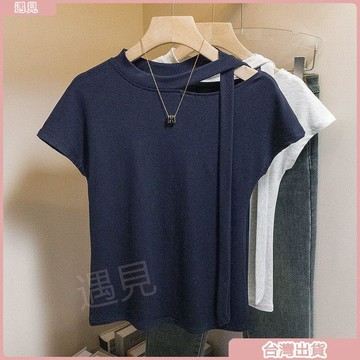 限時特價💕大碼胖MM韓系設計感飄帶短袖T恤女夏季新款顯瘦正肩小衫鏤空上衣