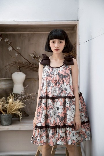 馬克的花花世界 肩膀蝴蝶結印花無袖拼接雪紡洋裝