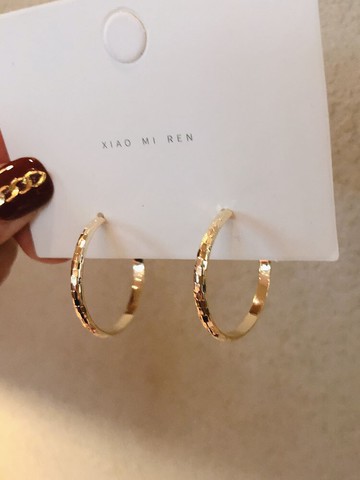 質感亮光耳圈新款潮氣質韓國簡約東大門耳墜女網紅冷淡風耳環1入