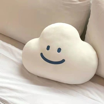 ✨臺灣出貨✨超軟韓國 ins 睡覺 可愛 靠墊 雲朵毛絨 笑臉 網紅 午睡玩偶 生日禮物 課桌抱枕 韓系 新款 卡通