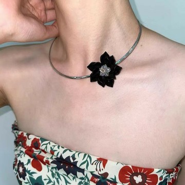【台灣公司 可打統編】免運 黑色花朵項圈可甜可颯閃鉆頸鏈choker項圈女時髦設計感小眾鎖骨潮 可開發票 全館五折 工廠現貨直銷 新品特價 z9211