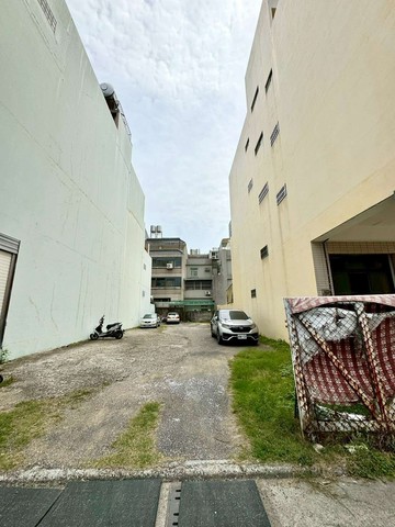 專任｜北屯巨蛋旁｜12米活路無抗性｜住二方正建地｜台中市北屯區同榮段