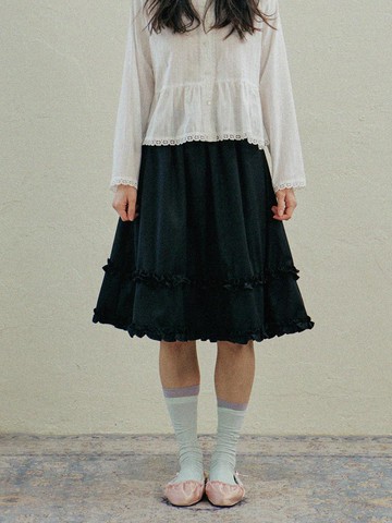 Gentle Frill BANDING Skirt [Dark Navy]