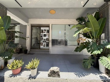 近中央公園/五福商圈大面寬1F店面｜高雄市前金區文武二街