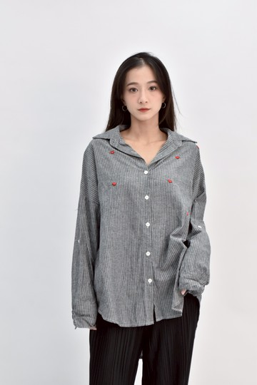 (F) 質感愛心條紋長袖灰色襯衫上衣