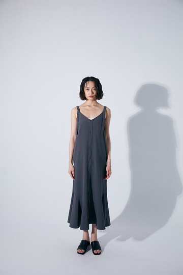 長開襟細肩帶洋裝