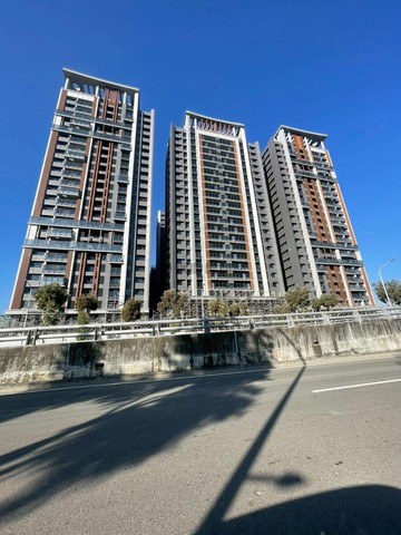 社區最便宜大華縱橫｜高鐵特區｜兩房平車無限視野｜台中市烏日區高鐵三路