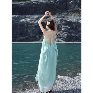 三亞風絕美沙灘裙藍色掛脖露背顯白連衣裙純欲海邊度假氛圍感超仙