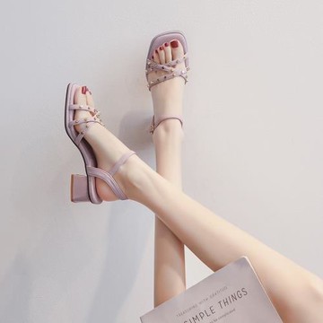 涼鞋女款夏季外穿2025新款仙女風配裙子紫色粗跟小高跟時尚羅馬鞋