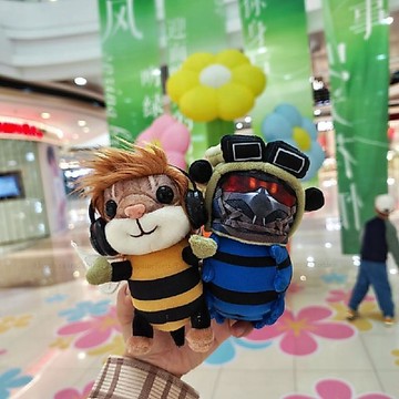 台灣發貨 三角洲行動威蟲周邊 三角洲毛絨玩偶 三角洲哈基蜂玩偶 玩偶揹包掛件 威龍公仔 蜂醫鑰匙扣 包包掛件 送朋友禮物