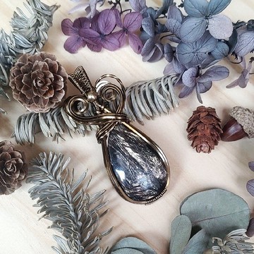 【山眠】Wild Heart 黑金雲母墜飾