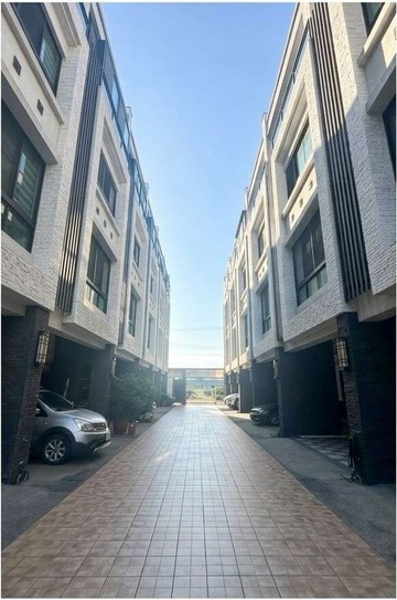 龍井井上森稀有釋出輕屋齡自住首選美別墅｜台中市龍井區工業路