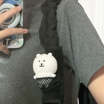 免運🔥本土出貨自嘲熊毛絨掛件肩帶網襪熊可愛治癒系解壓包包書包帶揹包帶