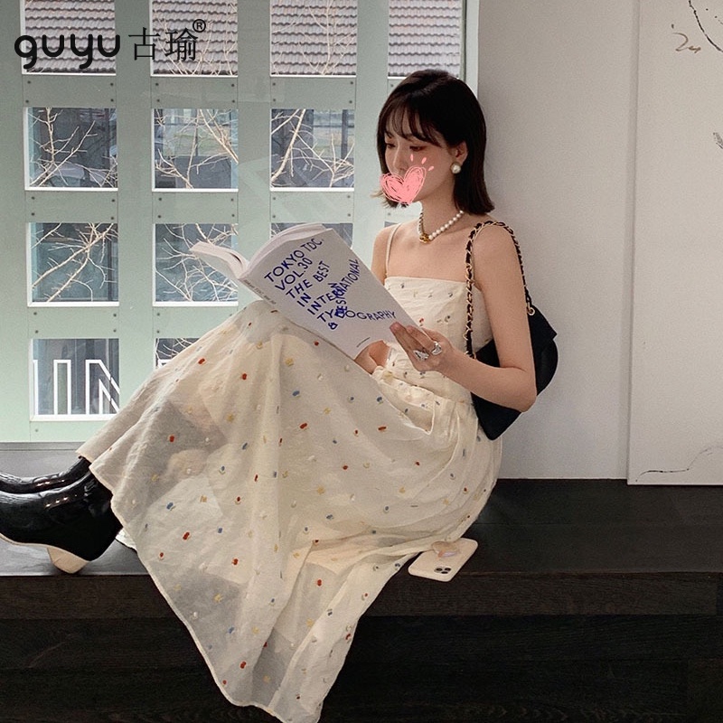 刺繡吊帶洋裝【現貨S-XL】2022夏天新款女生出國旅遊藝文休閒細肩帶長洋裝後背鬆緊收腰洋裝