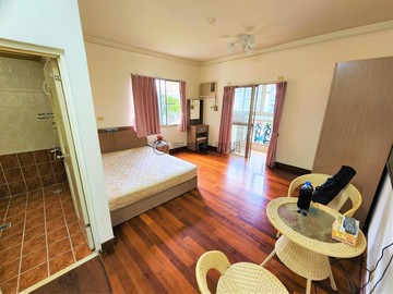 澄清湖果嶺大陽台大套房平車｜高雄市仁武區大昌街