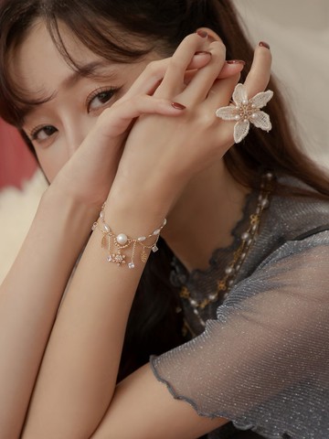 月神的化身。MUCHAT手作14KGP珍珠雪花葉手鍊