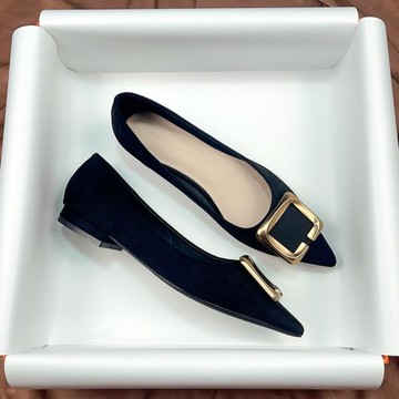 巴黎時尚方扣尖頭單鞋女軟底2025秋冬季新款黑色百搭淺口平底鞋