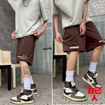 【自己人】休閒運動短褲 夏季短褲 短褲男 男生短褲 夏季短褲 五分褲 沙灘褲 休閒短褲 寬鬆短褲 APHF662