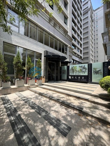 農16全誠稀有釋出/高樓永久景觀｜正三房平車｜高雄市鼓山區大順一路