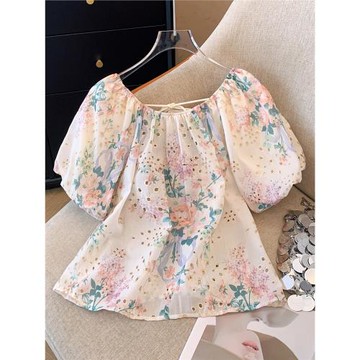 清倉撿漏~夏季法式刺繡鏤空泡泡短短袖襯衫女別致碎花一字肩上衣