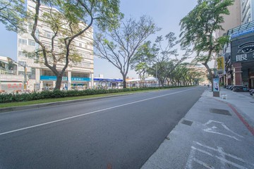 【雄工輕軌宅】陽台進出＋大三房｜高雄市三民區灣中街