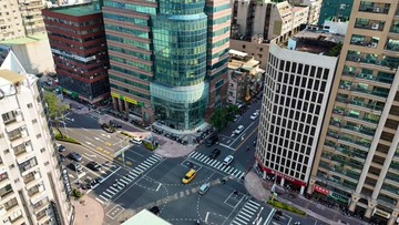 國泰世華金融大樓鋼骨商辦雙車位｜高雄市新興區中正三路