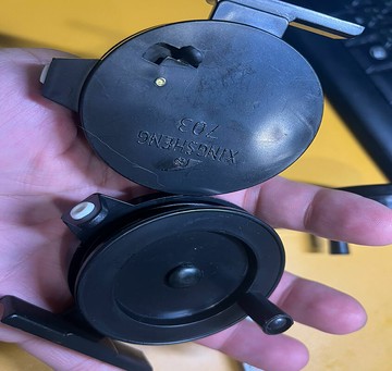 ~廣隆~特價品 703#60 飛釣輪 冰釣輪 前打輪 中通輪 小車盤 膠車盤 塑料輪 捲線器 魚輪