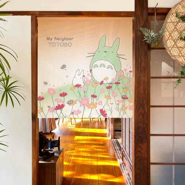 日本製 吉卜力 宮崎駿 龍貓和波斯菊 滿版圖案 短版門簾 85X90cm｜小鶴日貨