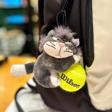 隔曰達🎇 新款運動網球包掛件 灰色路西法貓運動系列 揹包掛件送男友禮物潮酷