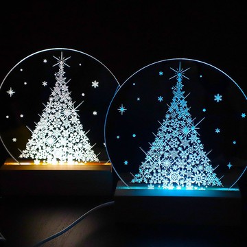 7 日內出貨 早鳥 / 期間限定 可選燈光 雪花結晶聖誕樹 銀色壓克力 LED 落地燈