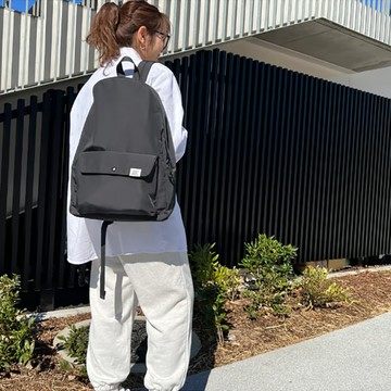 日本BEEM - JOUET 簡約休閒後背包-黑色