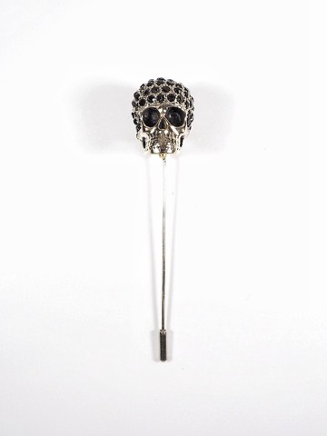 黑鑽石頭。骷髏胸針。