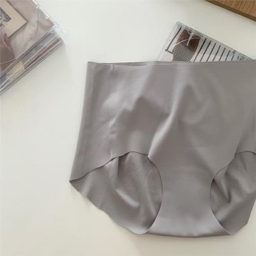 蜜桃臀提包臀不卡屁股運動健身內褲女冰絲無痕抗菌薄款簡約中腰夏