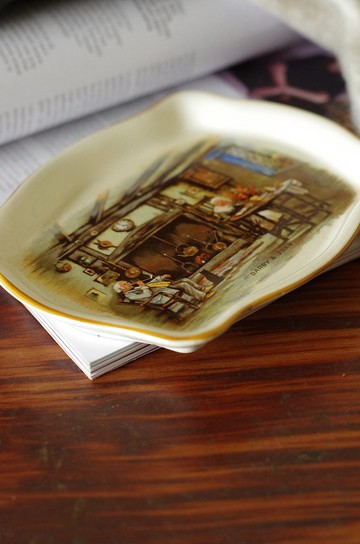 古董陶瓷方型老爺爺奶奶日常碟子 盤子 英國製 W460