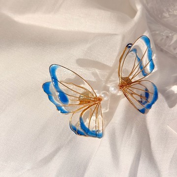 【曦光蝴蝶】貼耳耳環 | 水晶花飾品(禮盒包裝)