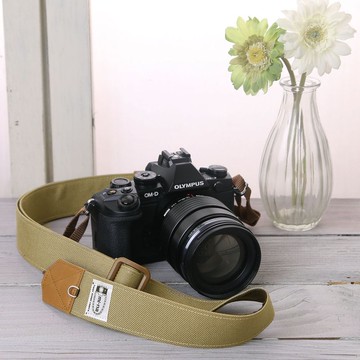 3.5cm寬 可調長度相機背帶 / 花卉刺繡條紋