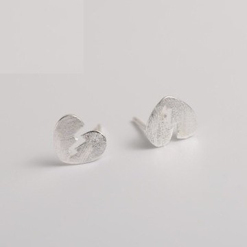 925純銀耳環耳飾-簡約磨砂心型造型情人節生日禮物女飾品73gk89【獨家進口