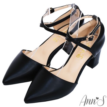 Ann’S綻放優雅-顯瘦交叉繫帶粗跟尖頭鞋-黑
