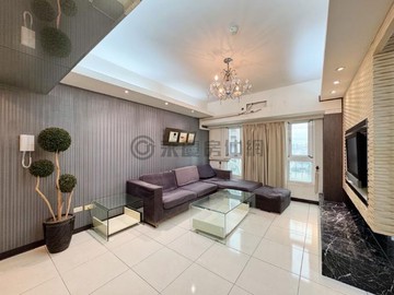 亞灣區✨柏林愛樂高樓正3房車位✨稀有釋出｜高雄市苓雅區光明街