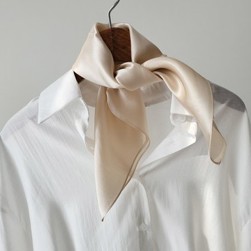 Vavisoo 100%絲質 Peach Me 迷你絲巾  53 x 53cm  淺米色