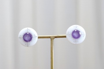 樹脂藝術 圓形耳環・紫色寶石・銀色